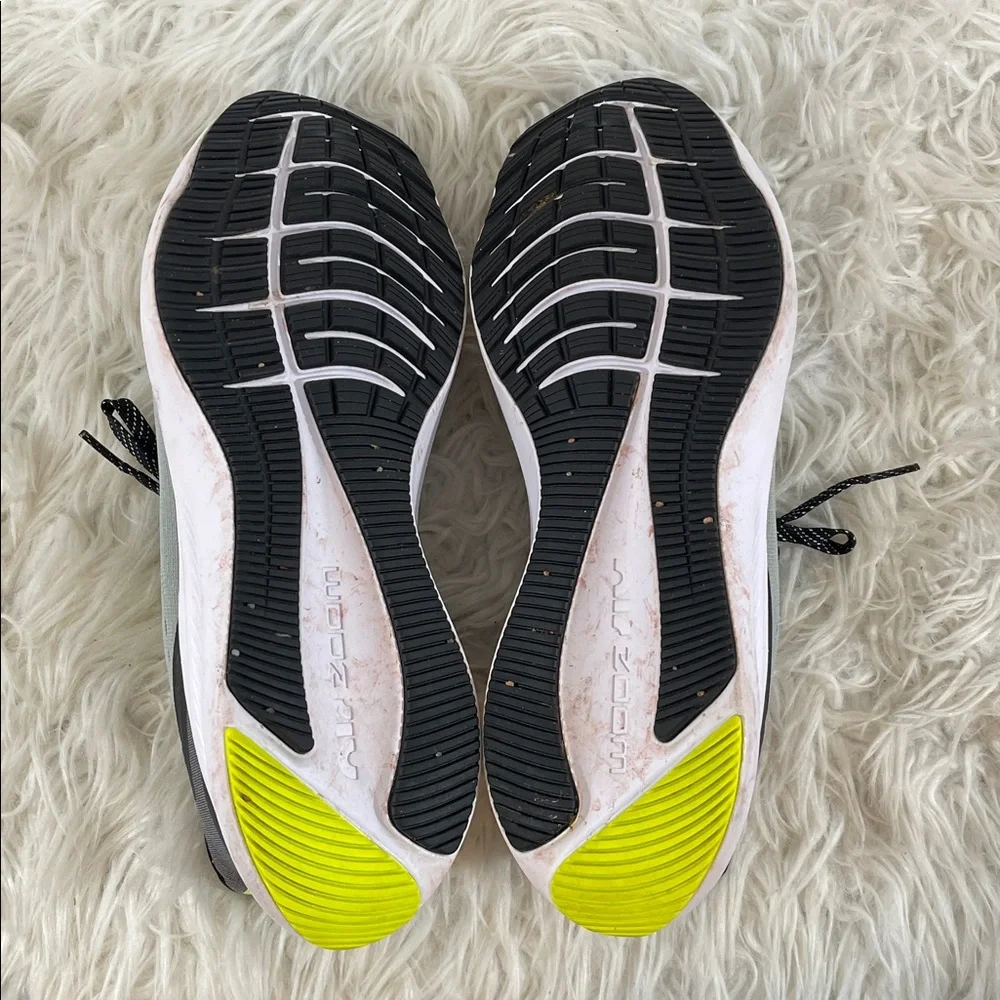 NIKE Air Zoom Winflo 7 'Smoke Grey Volt' Running Trainers Sneakers Size 12 - Picture 11 of 13